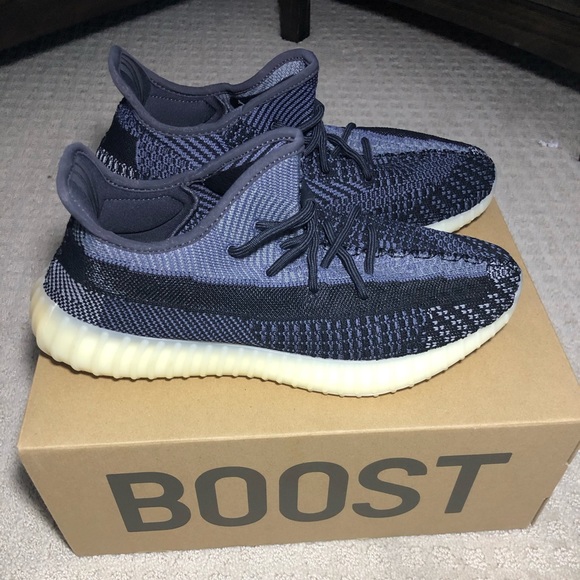 Yeezy 350 v2 ‘Carbon’ size 10.5